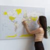 Geltonas, detalus pasaulio žemėlapis iš toli